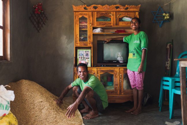 Domingas Nono and José Tula live in Cunha with their two daughters. They are both members of an Oxfam Savings Group in the local area.